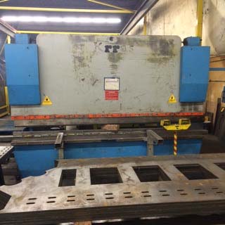 200 TON x 10' KRRAS ... PRESS BRAKE